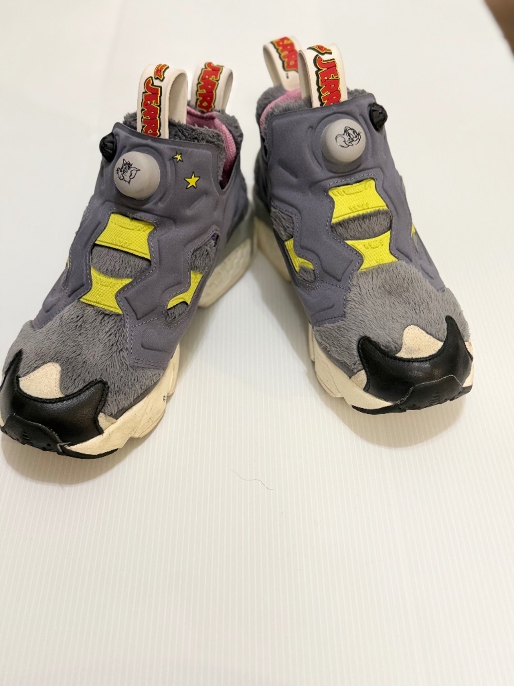 Rare Reebok x Tom & Jerry Collaboration – "Tom" Cat Edition. Size 5 (23.5 cm)